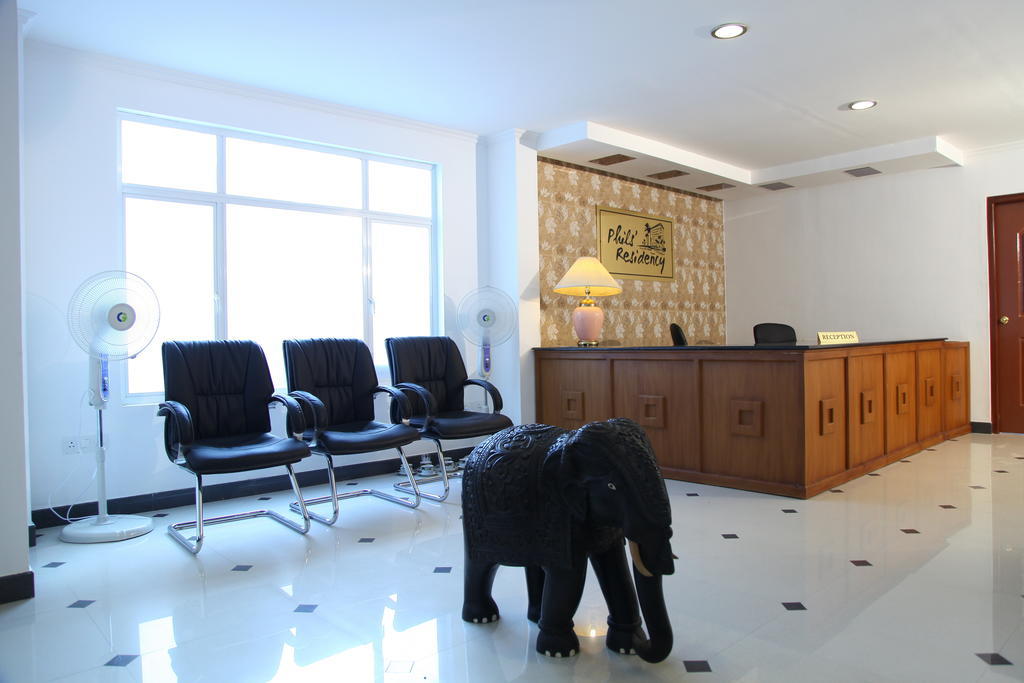 Phils' Residency & Banquets Hotel Kochi Екстериор снимка
