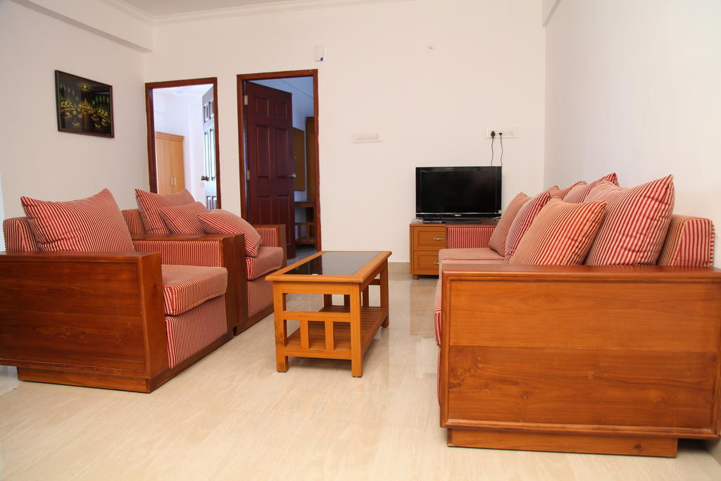 Phils' Residency & Banquets Hotel Kochi Екстериор снимка
