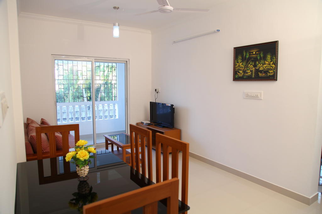 Phils' Residency & Banquets Hotel Kochi Екстериор снимка
