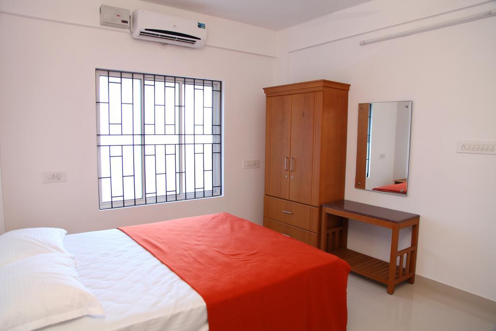 Phils' Residency & Banquets Hotel Kochi Екстериор снимка