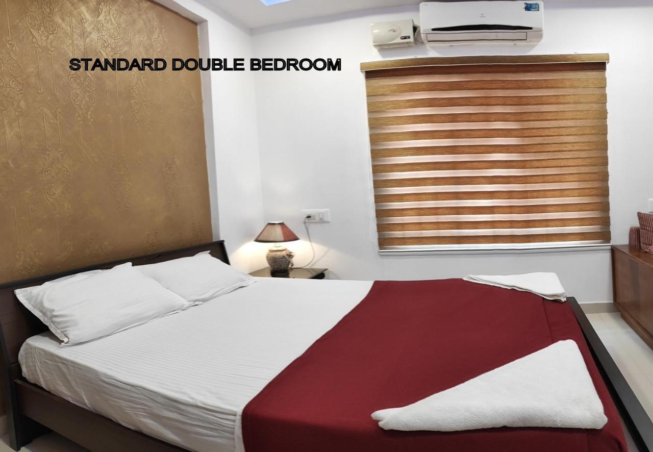 Phils' Residency & Banquets Hotel Kochi Екстериор снимка