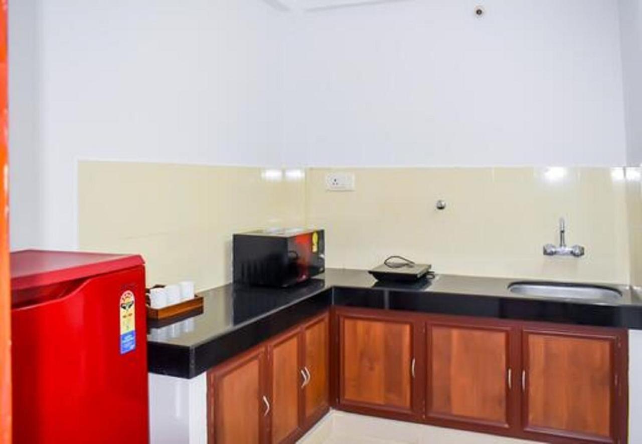 Phils' Residency & Banquets Hotel Kochi Екстериор снимка