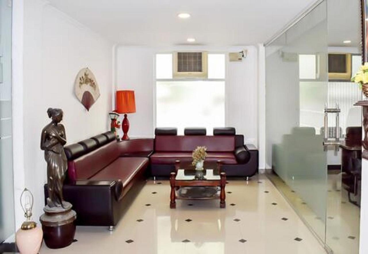 Phils' Residency & Banquets Hotel Kochi Екстериор снимка