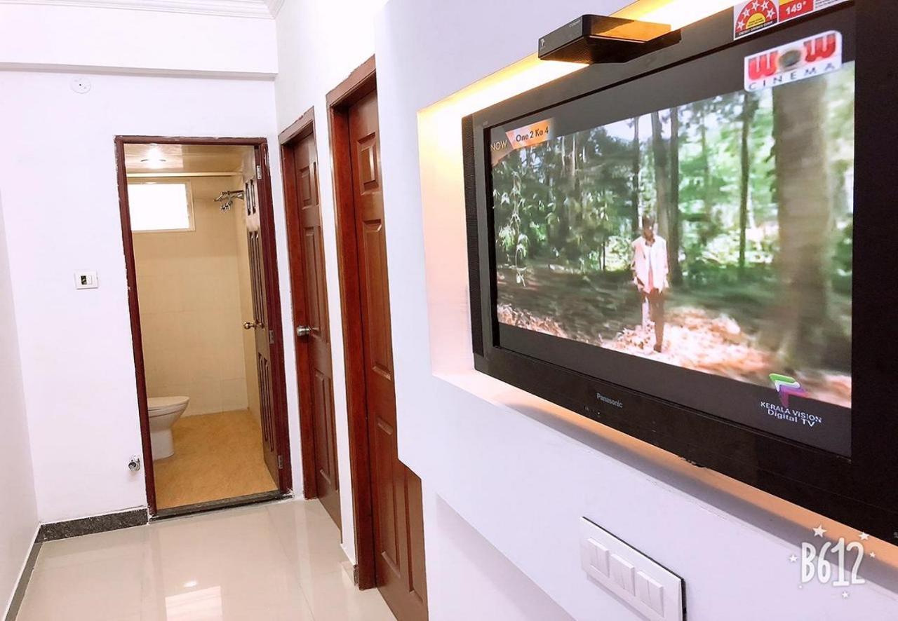 Phils' Residency & Banquets Hotel Kochi Екстериор снимка