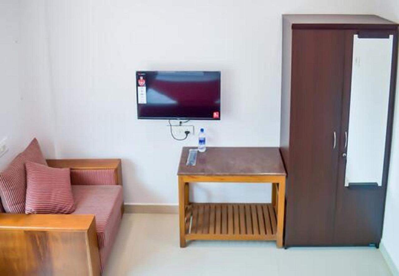Phils' Residency & Banquets Hotel Kochi Екстериор снимка