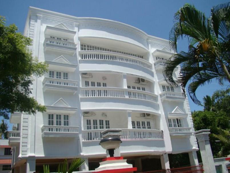 Phils' Residency & Banquets Hotel Kochi Екстериор снимка
