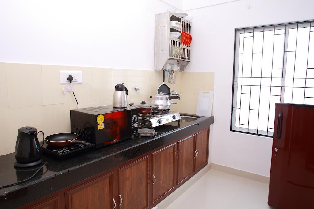 Phils' Residency & Banquets Hotel Kochi Екстериор снимка